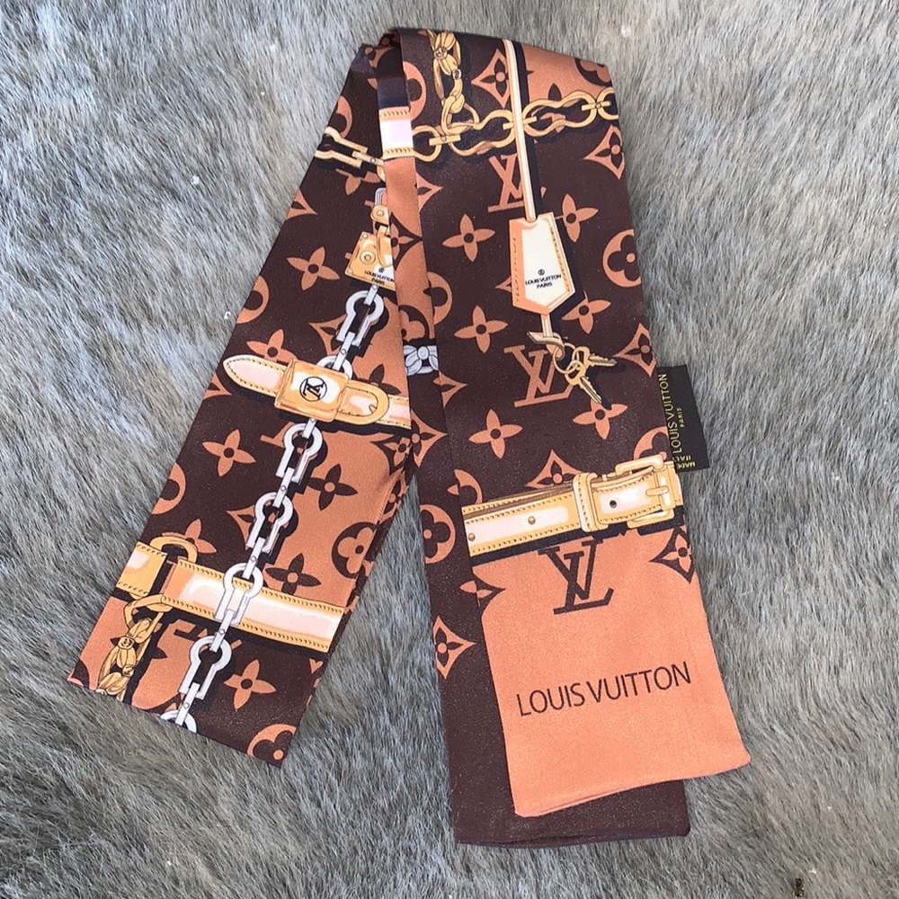 LOUIS VUITTON TWILLY